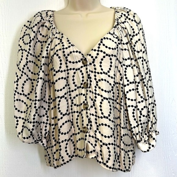 H&M - Black And Ivory Design V Neck Button Down Puff Sleeves Top Size XXS - Picture 3 of 11